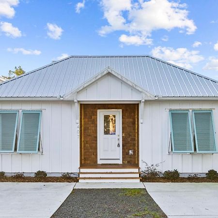 Modern Carolina Beach Boardwalk Cottage Near Amenities! Exterior photo